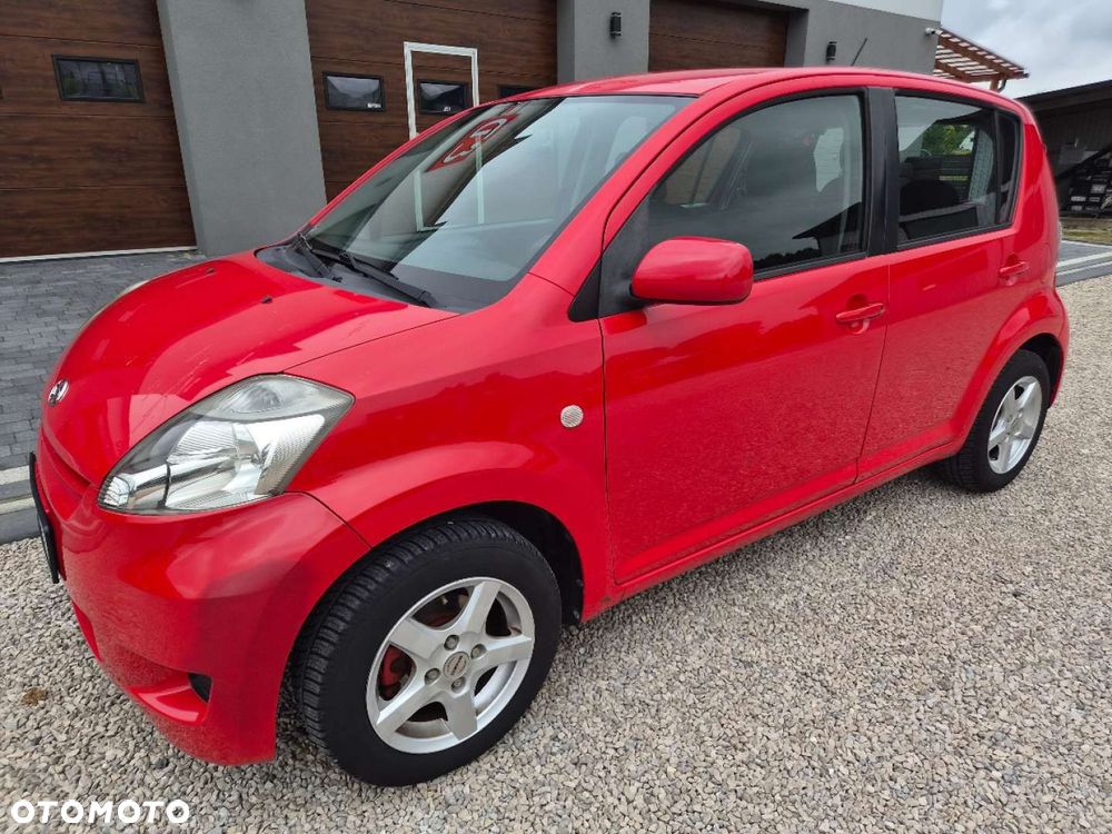 Daihatsu Sirion - 4