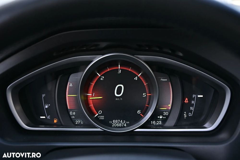 Volvo V40 D2 Geartronic Momentum - 13