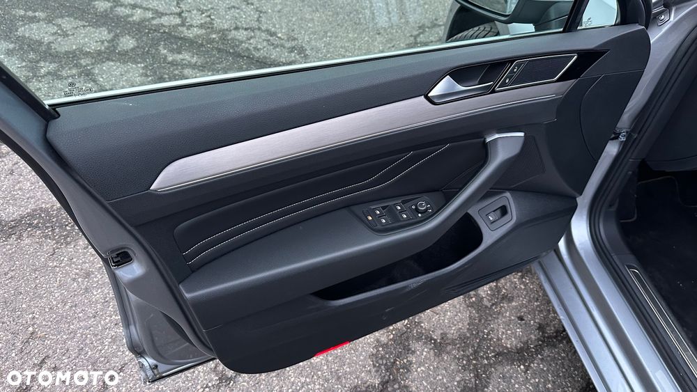 Volkswagen Passat 2.0 TDI EVO Elegance DSG - 25