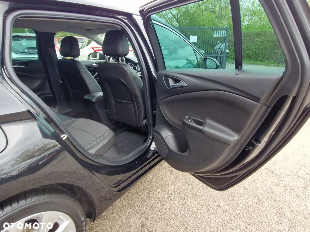 Opel Astra 1.4 Turbo Business - 18