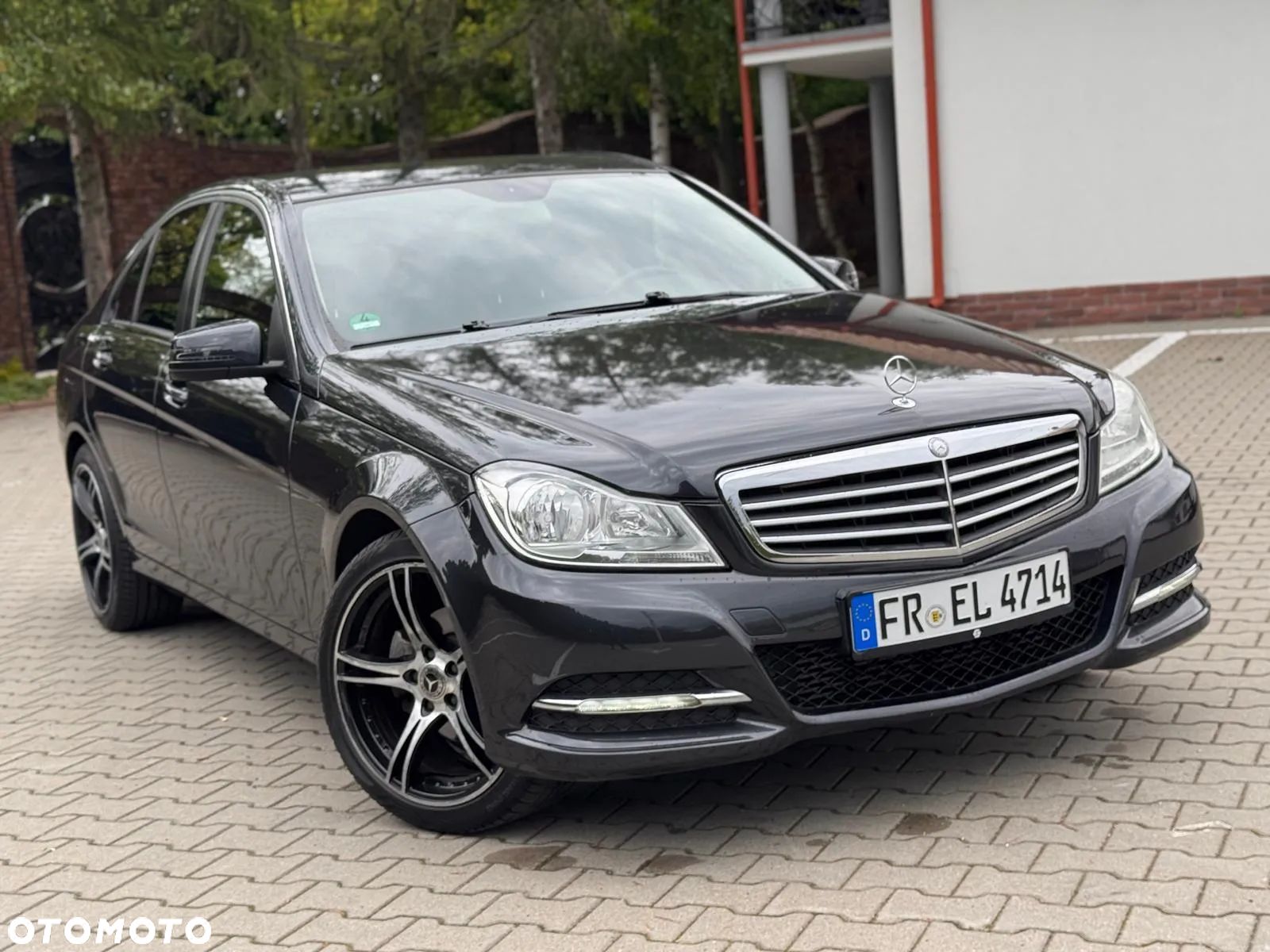 Mercedes-Benz Klasa C 180 CGI BlueEFFICIENCY - 1