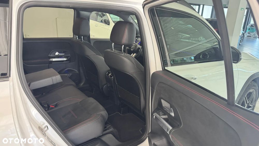 Mercedes-Benz GLB 200 AMG Line 7G-DCT - 35