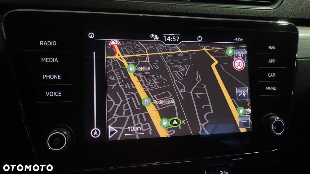 Skoda Superb 2.0 TSI Ambition DSG - 35