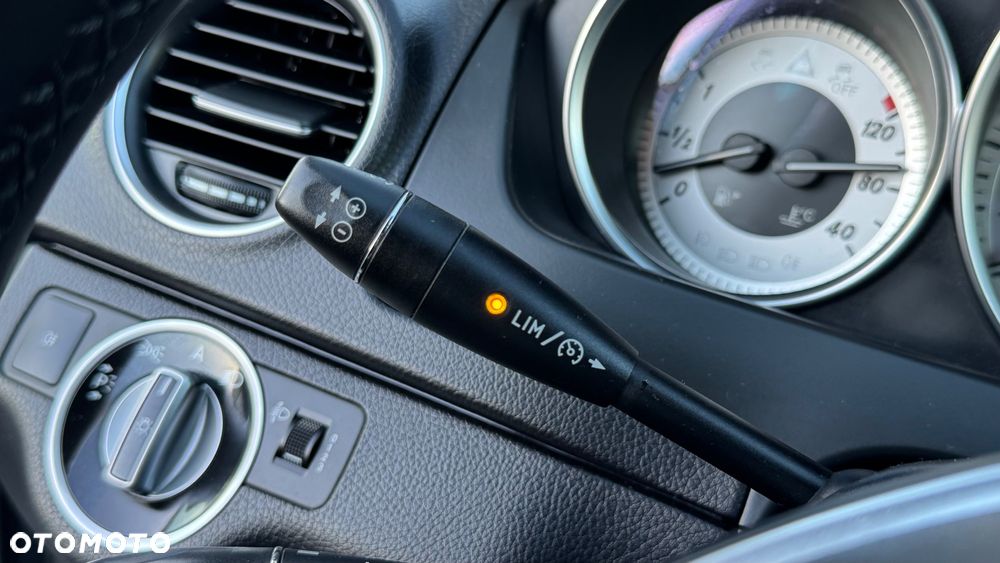 Mercedes-Benz Klasa C 180 BlueEFFICIENCY - 21