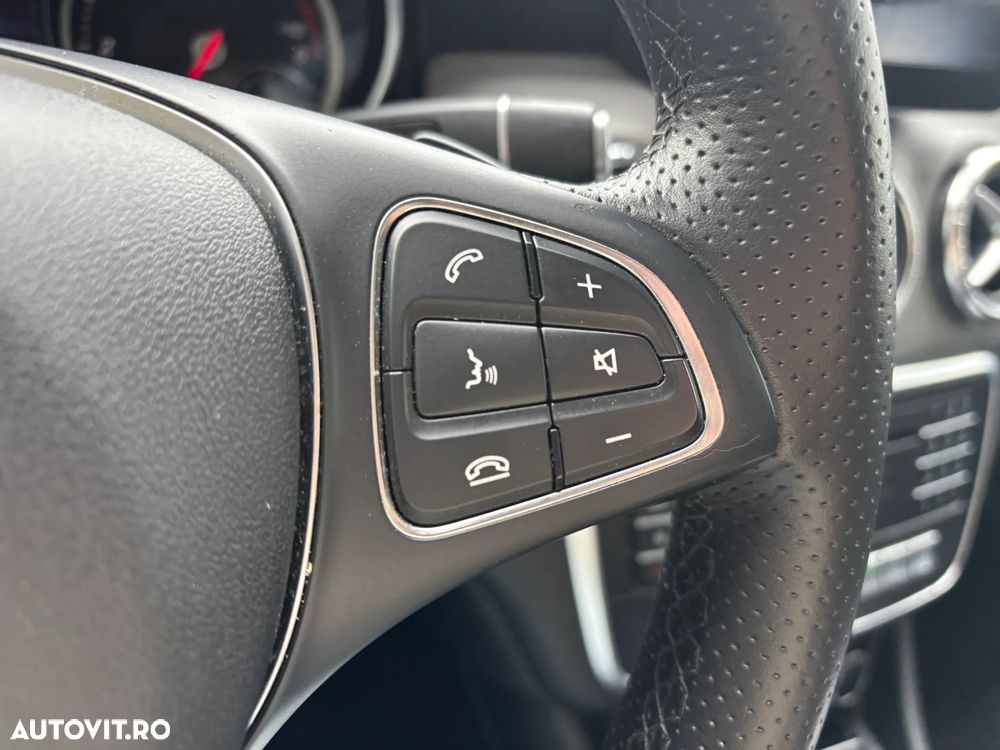 Mercedes-Benz CLA 220 - 20