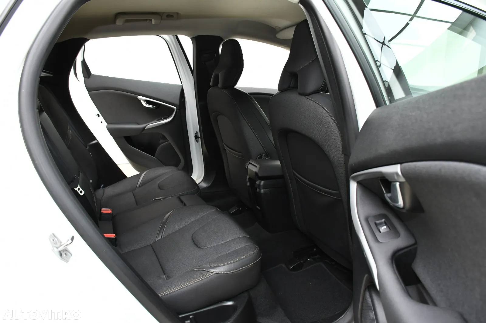 Volvo V40 Cross Country D2 Geartronic Momentum - 11