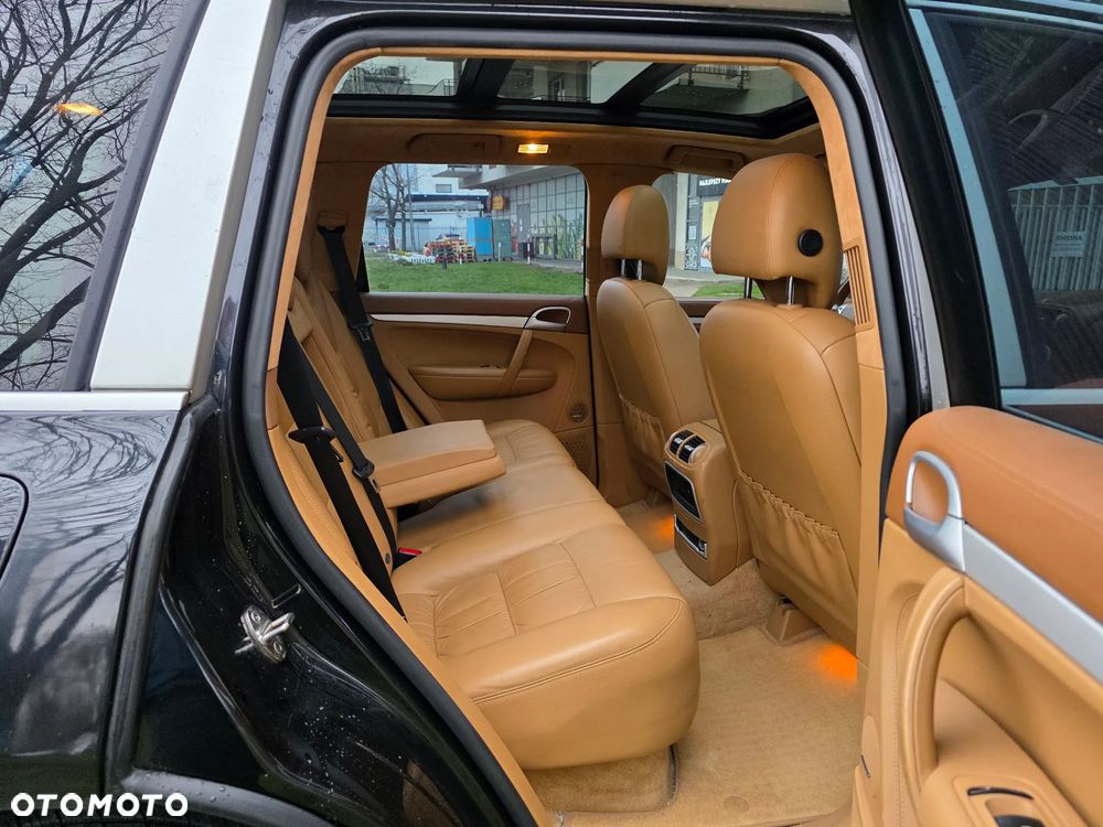 Porsche Cayenne - 31