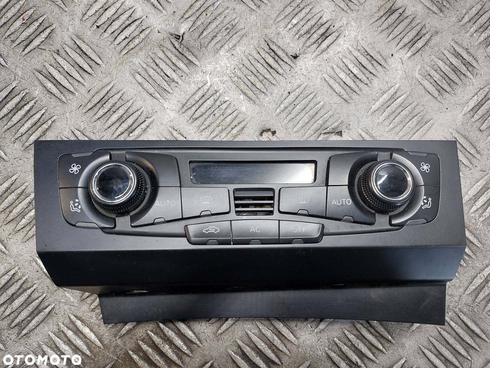 PANEL NAWIEWU AUDI A5 8T UK ANGLIK 8T2820043AF - 1