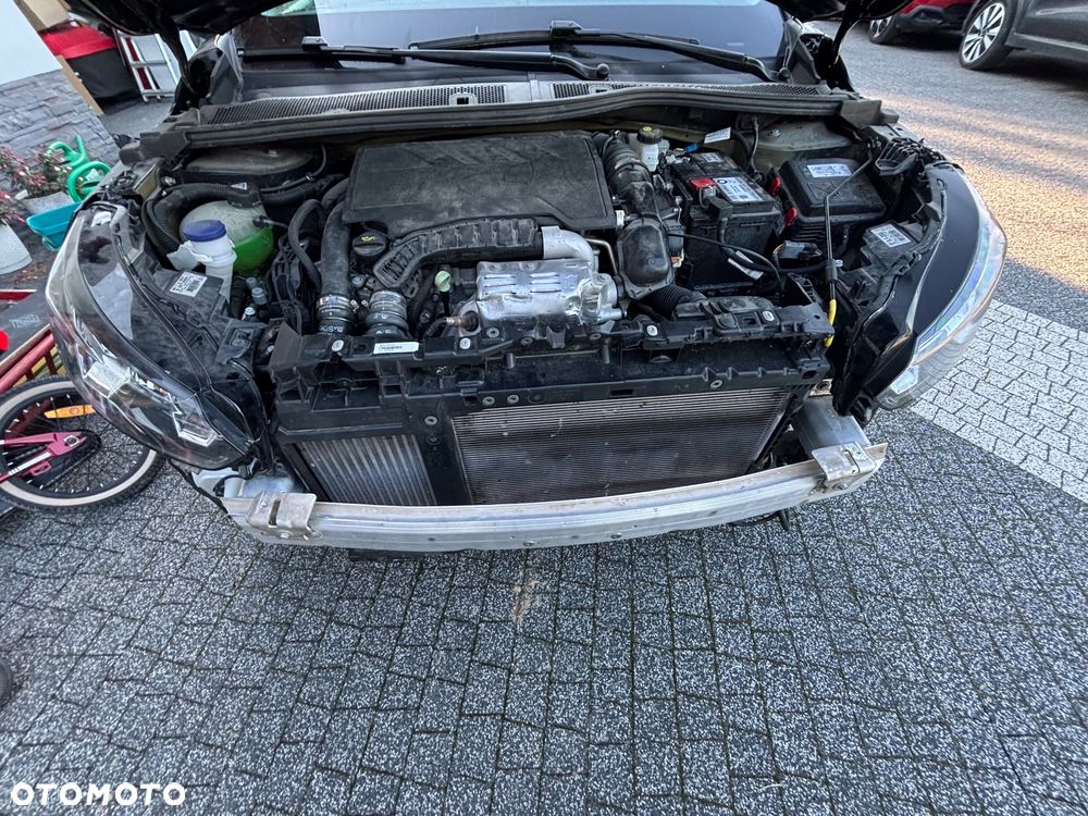 Peugeot 208 - 15