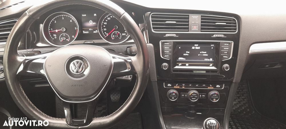 Volkswagen Golf - 6