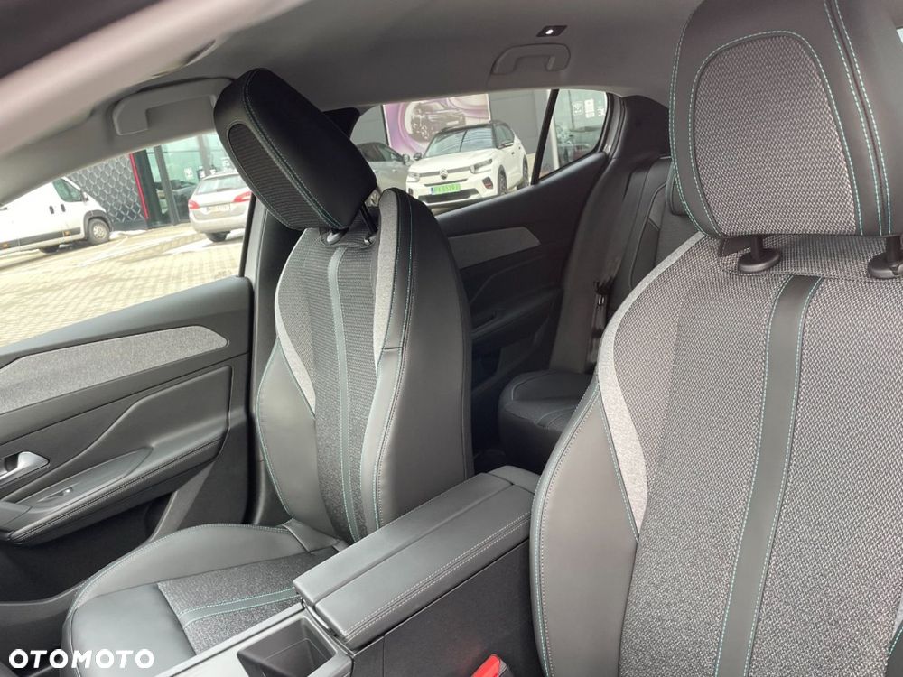 Peugeot 408 - 11