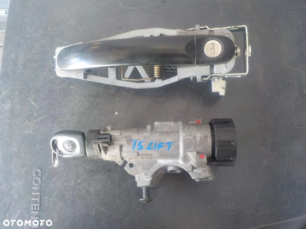 VW T5 LIFT STACYJKA  KLAMKA LEWA WKŁADKA - 1