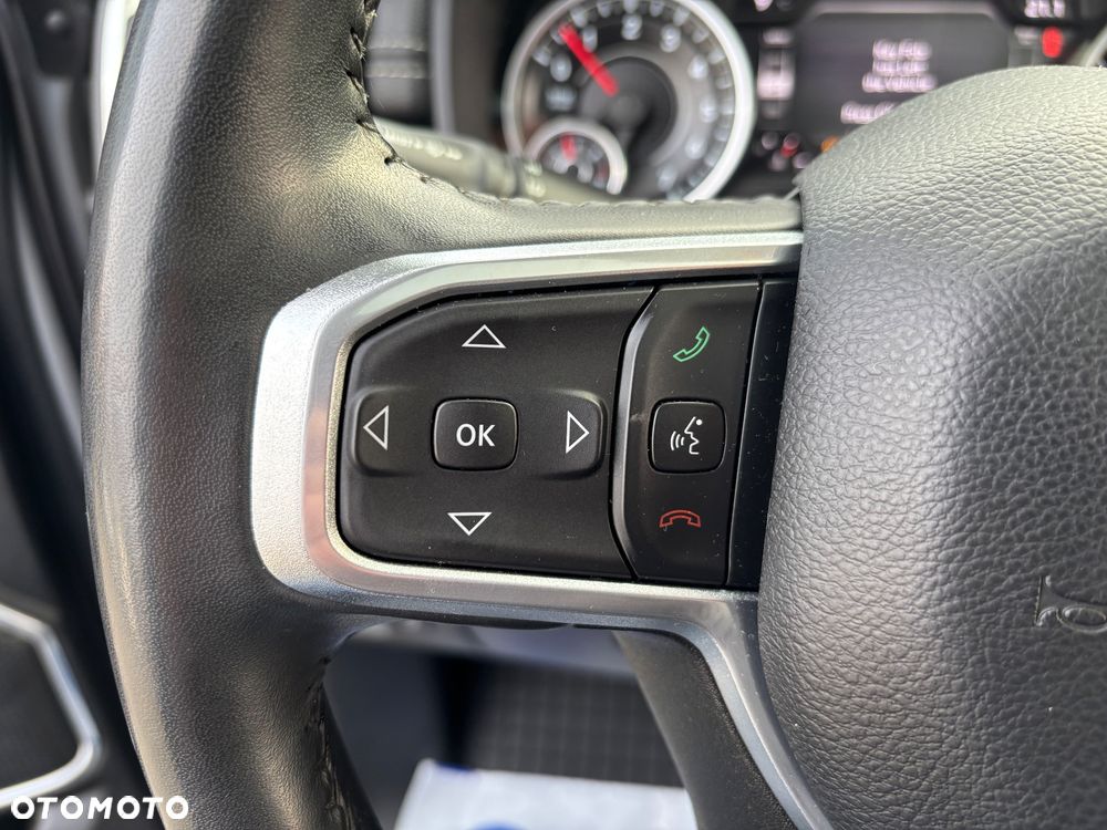 RAM 1500 Quad Cab Laramie - 32