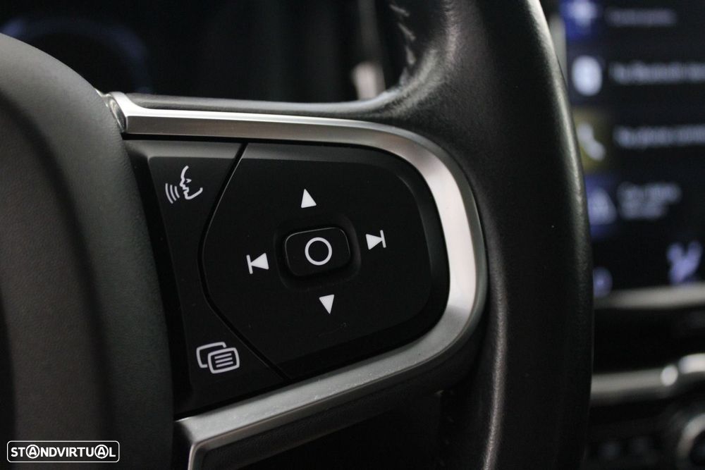 Volvo XC 60 2.0 T8 PHEV Momentum AWD — fotografia 11