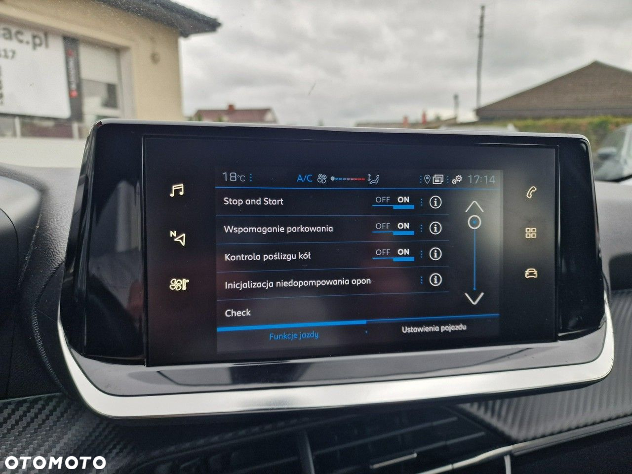 Peugeot 2008 1.2 PureTech Active Pack S&S EAT8 - 29