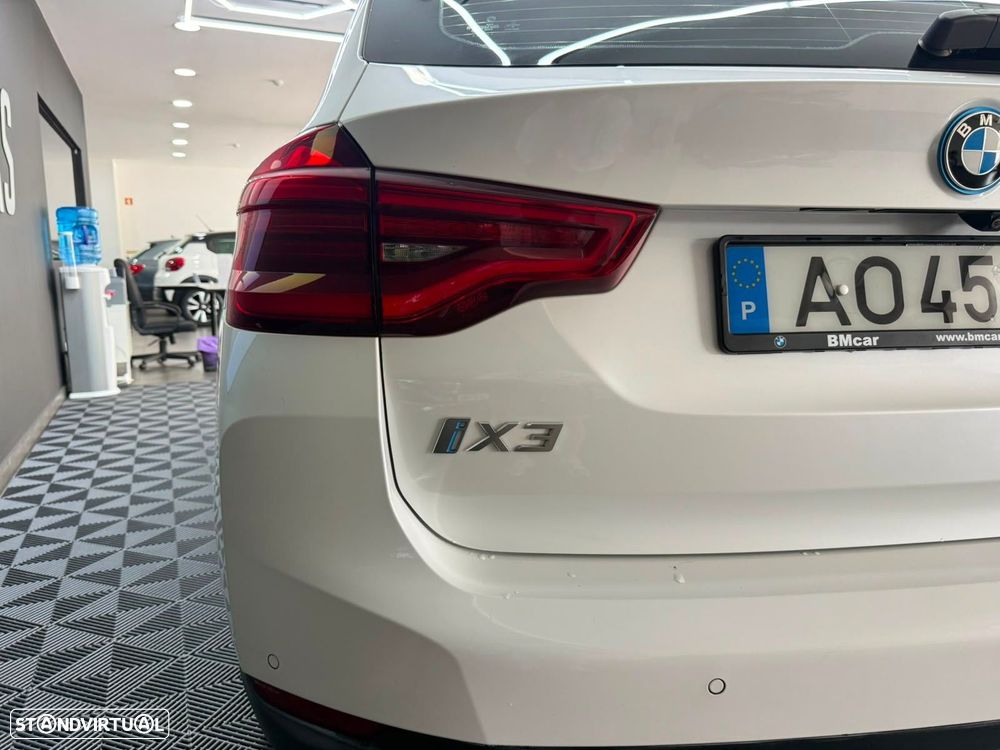 BMW iX3 Impressive - 10