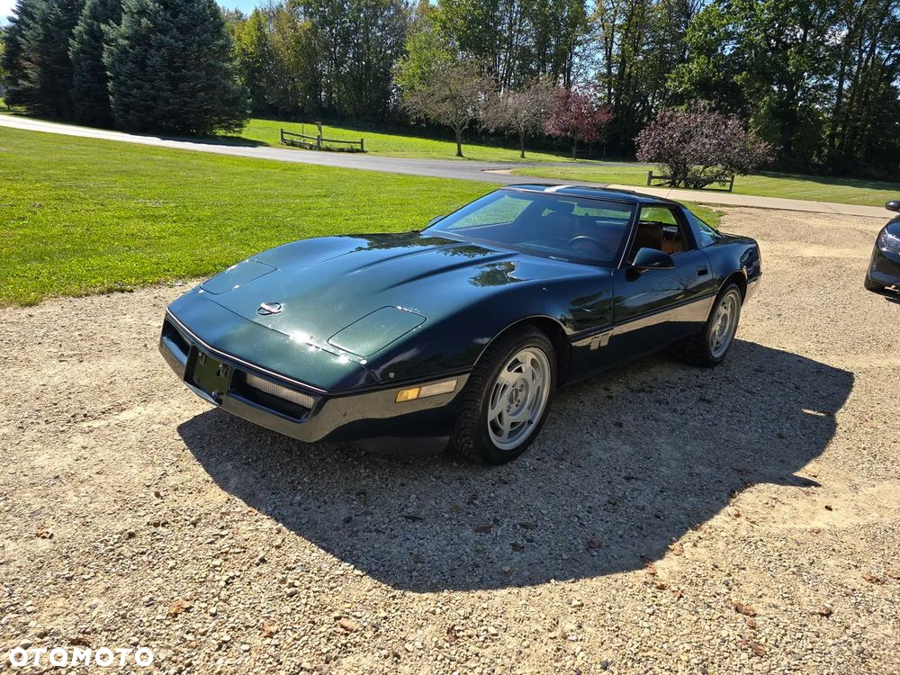 Chevrolet Corvette - 25