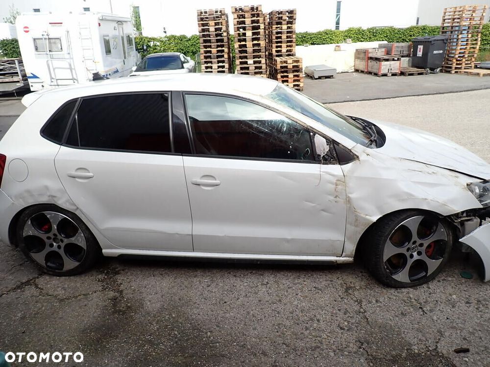Volkswagen Polo 1.4 DSG GTI - 11