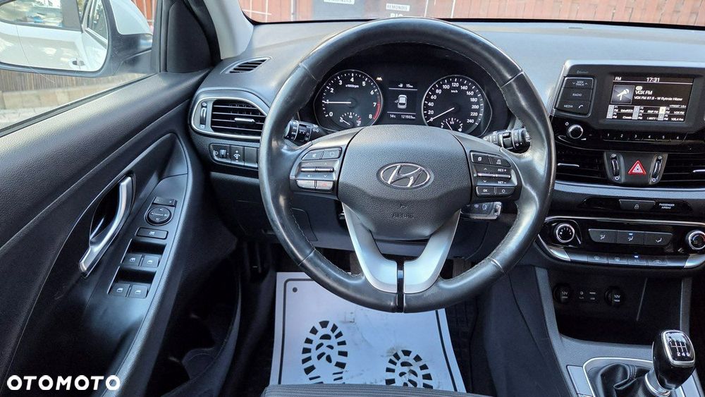 Hyundai i30 1.4 Classic + - 16