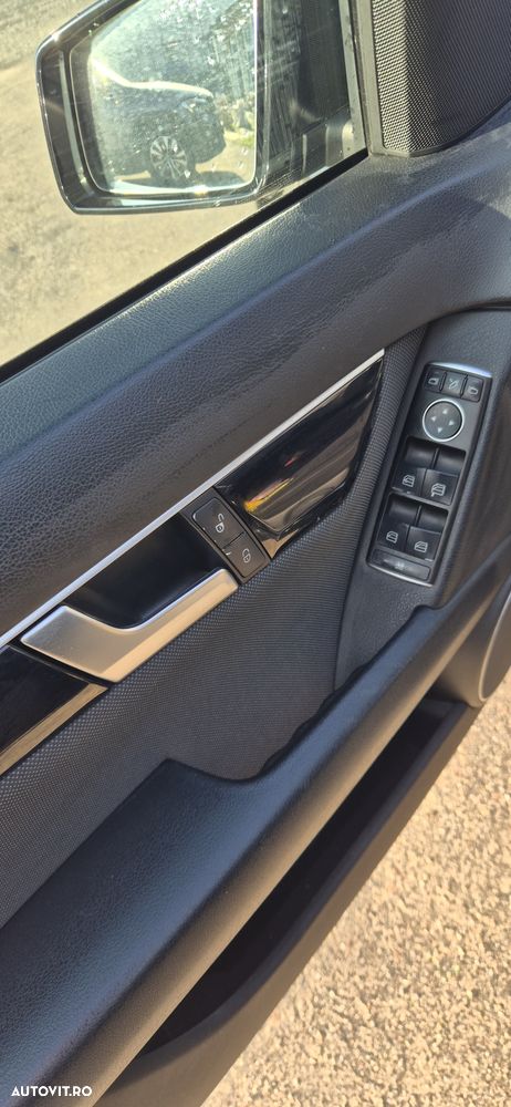 Mercedes-Benz C - 12