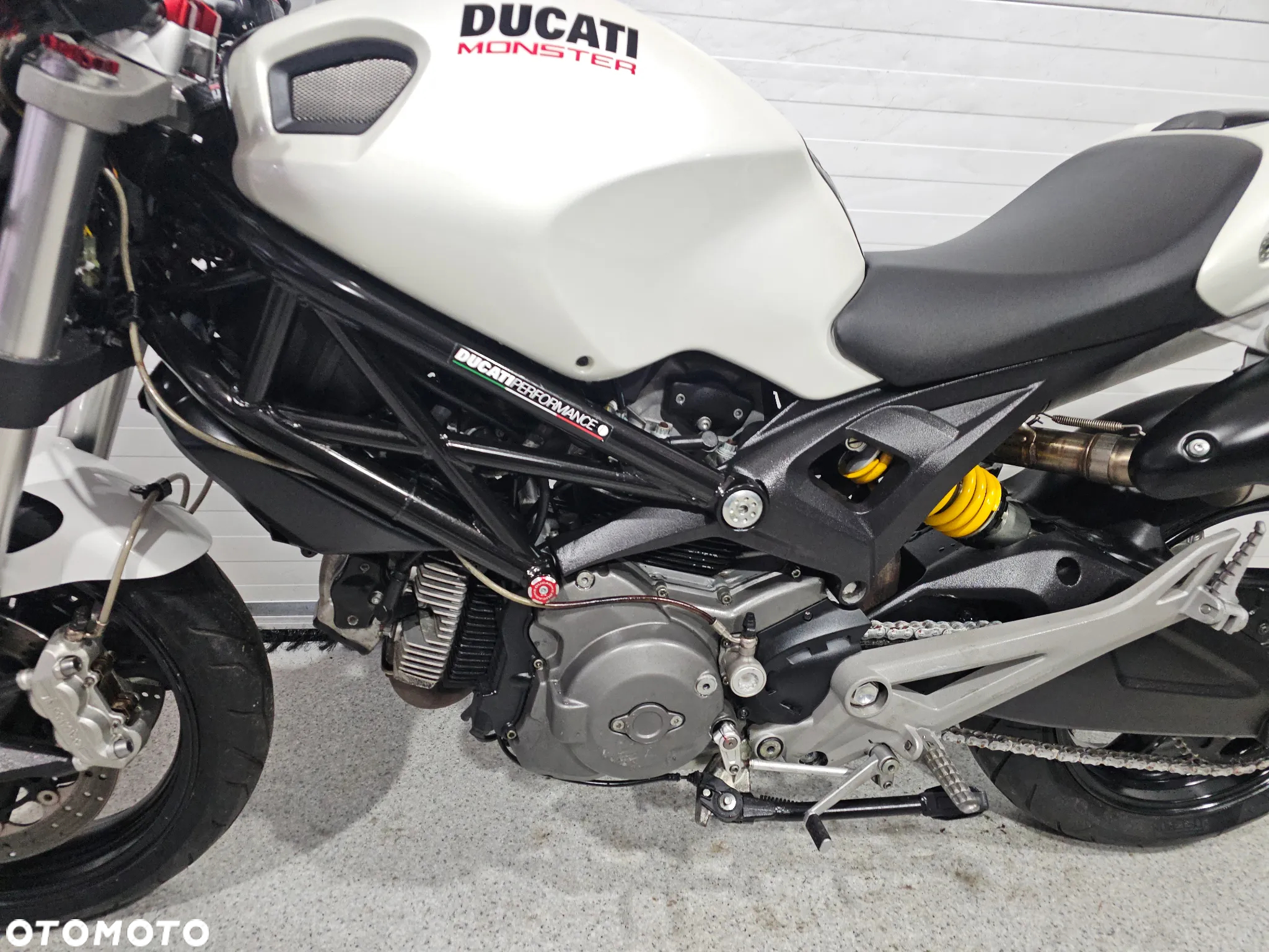 Ducati Monster - 9