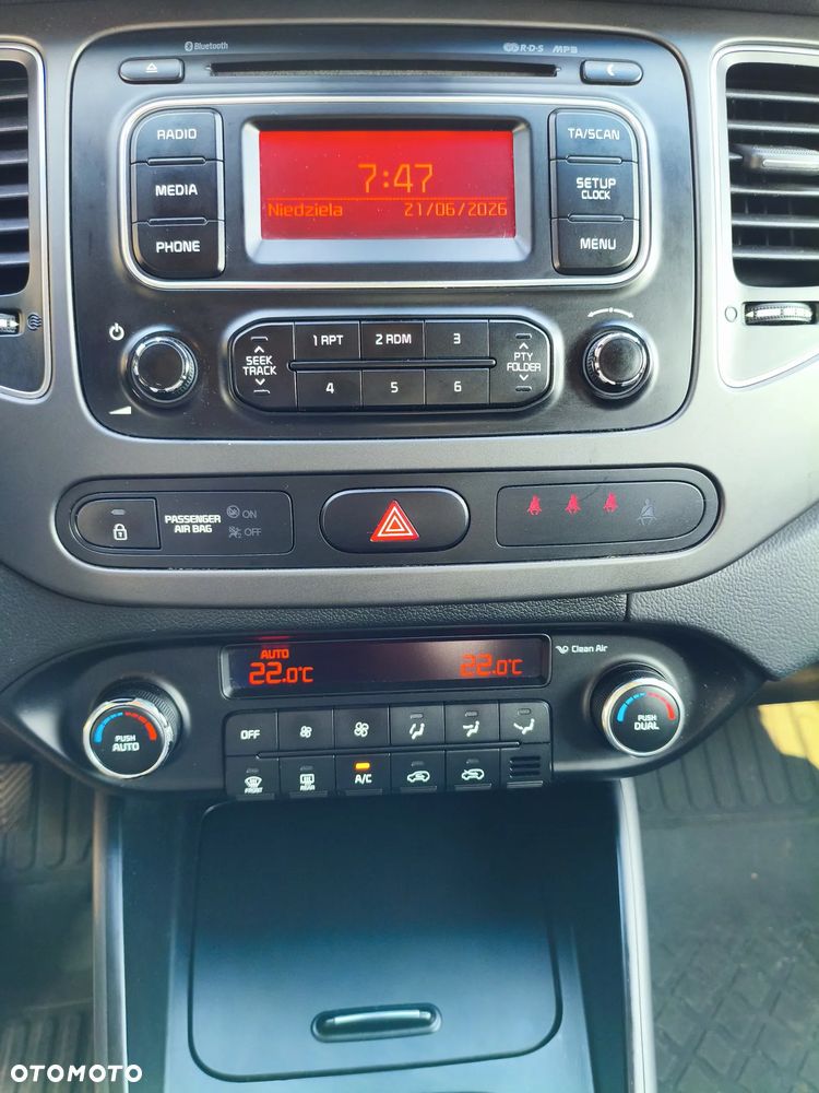 Kia Carens - 28