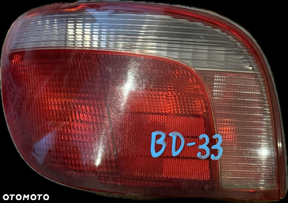 Lampa Tył Tylna Lampa lewa Toyota Yaris I - 1