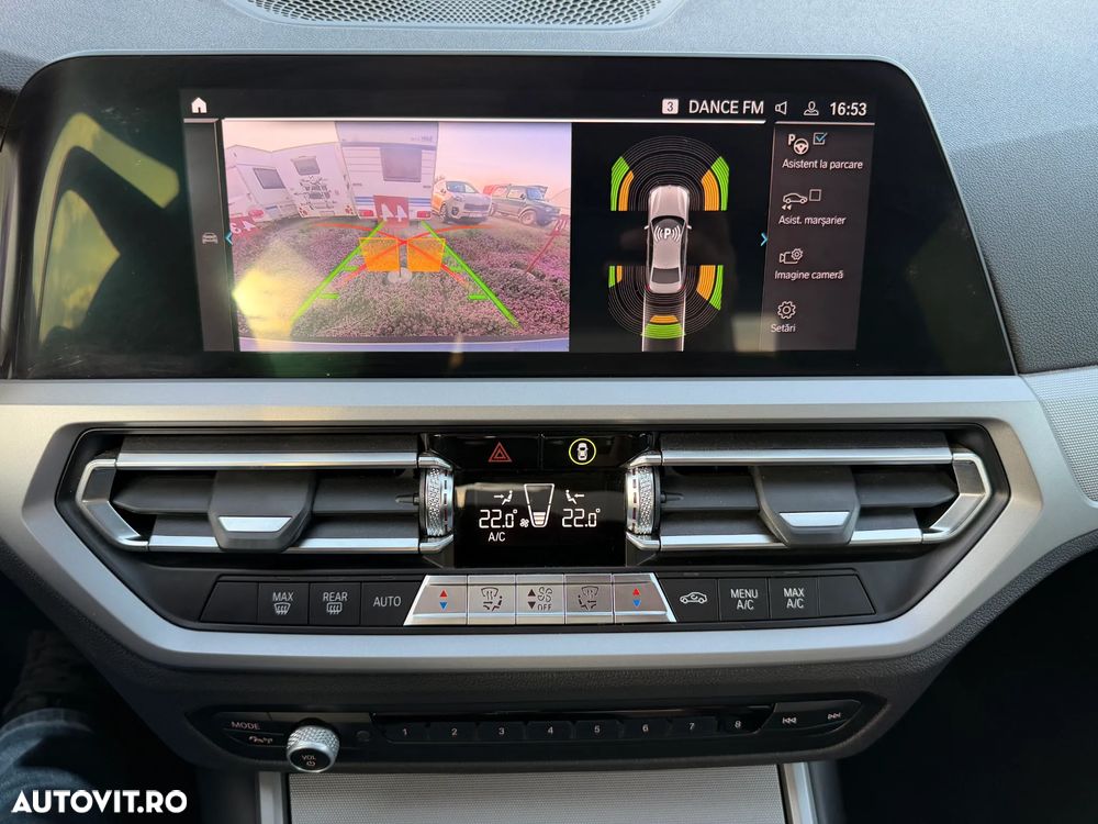 BMW Seria 3 330e Aut. Advantage - 39