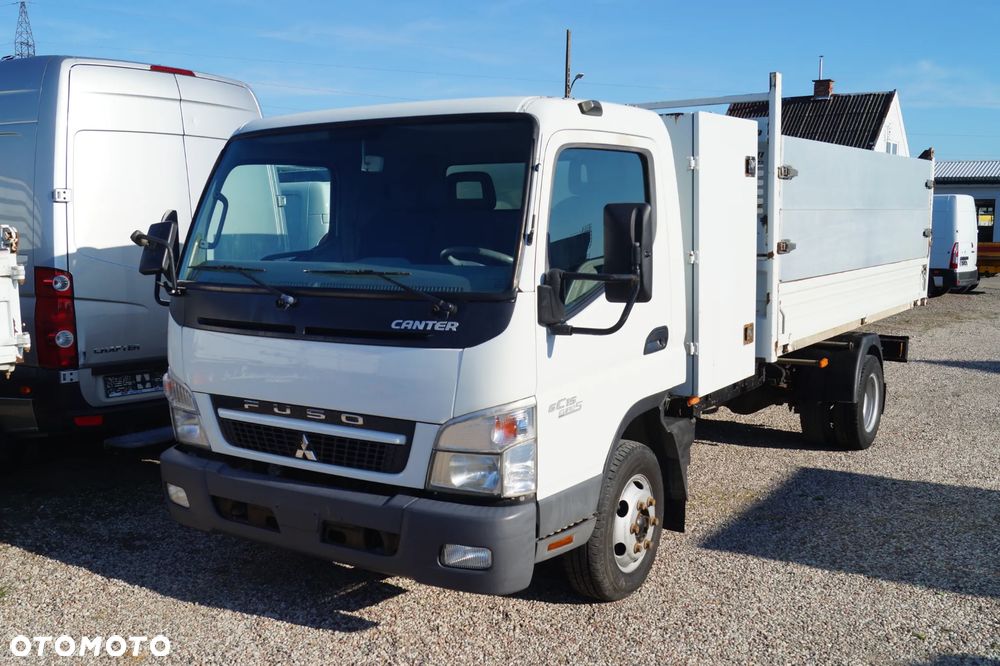 Mitsubishi CENTER FUSO - 11
