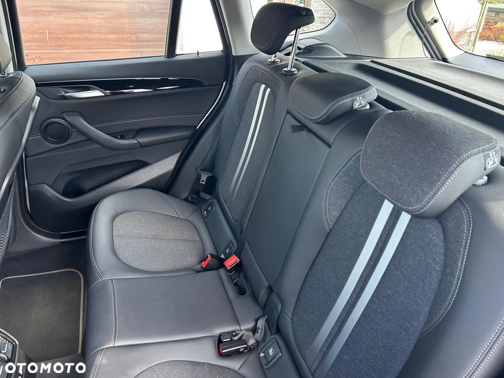 BMW X1 xDrive20d - 28