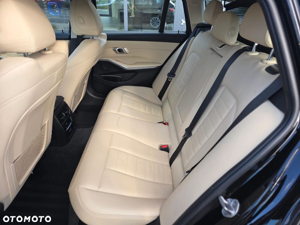 BMW Seria 3 - 33