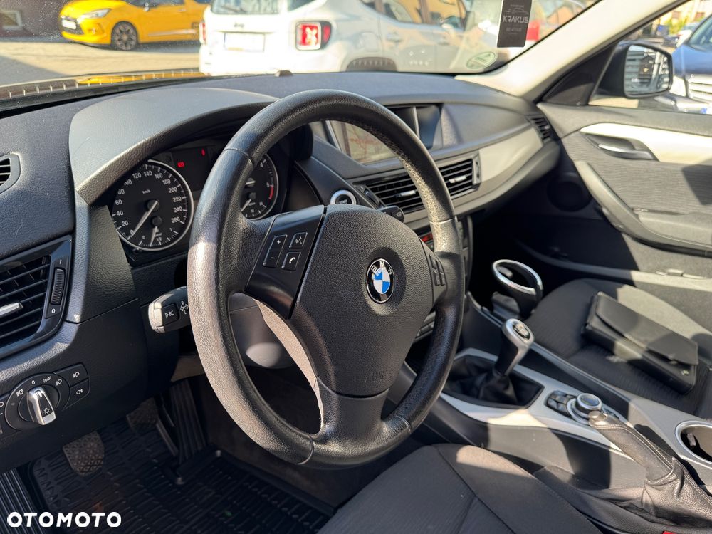 BMW X1 sDrive18d xLine - 31