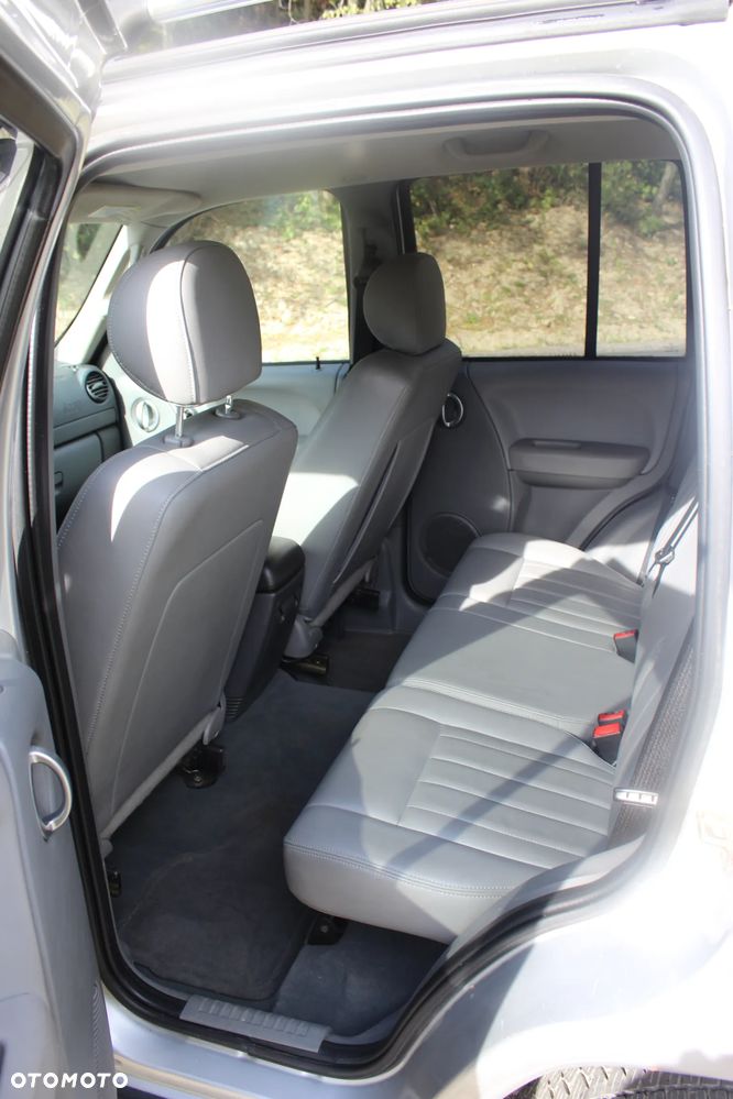 Jeep Cherokee - 8