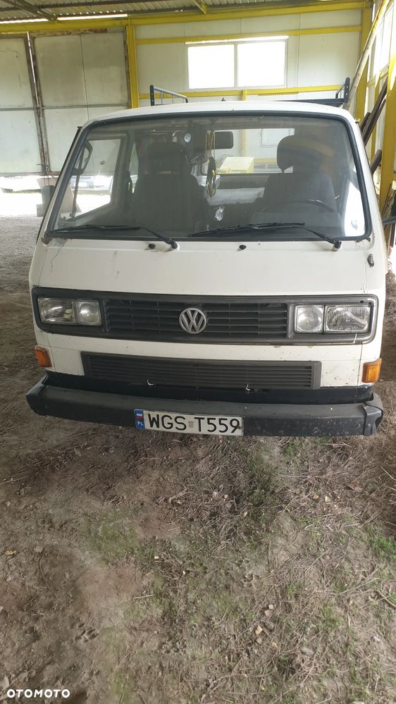 Volkswagen Transporter - 1