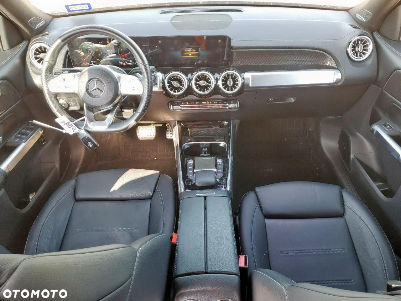 Mercedes-Benz GLB - 11