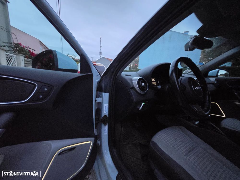 Audi A1 1.6 TDI S tronic S line Sport Pack - 6