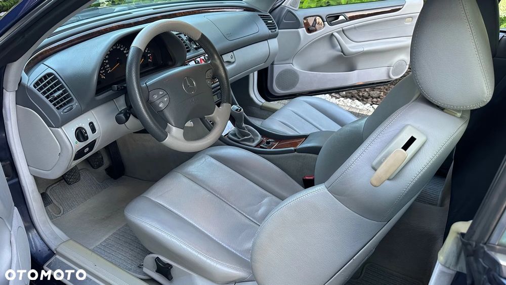 Mercedes-Benz CLK - 10