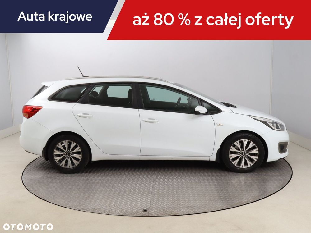 Kia Ceed - 8
