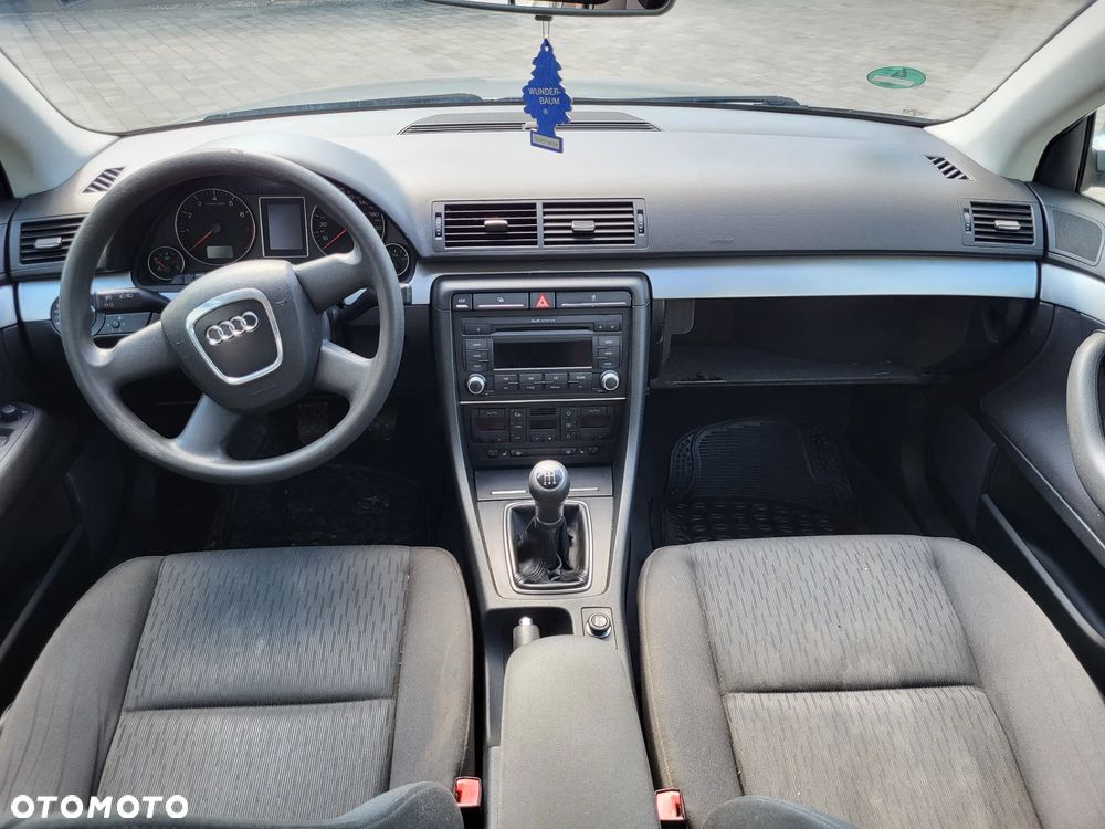 Audi A4 Limousine - 15