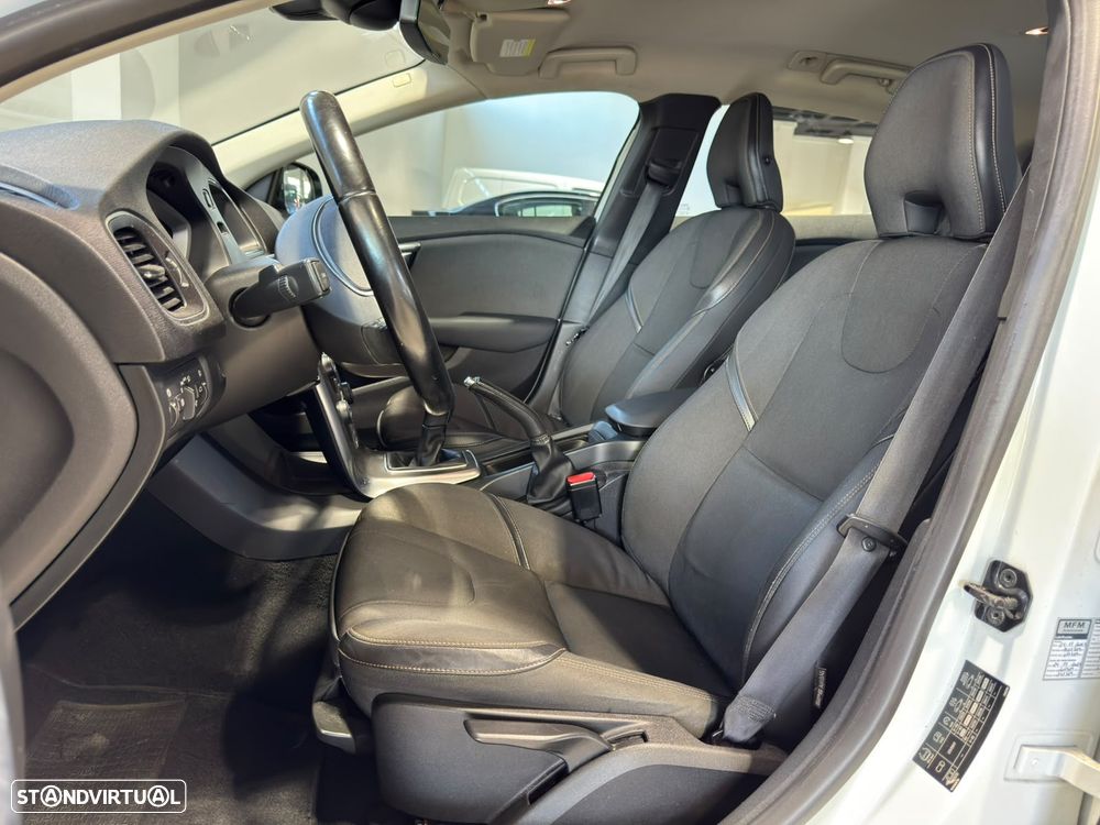 Volvo V40 1.6 D2 Eco Momentum - 28