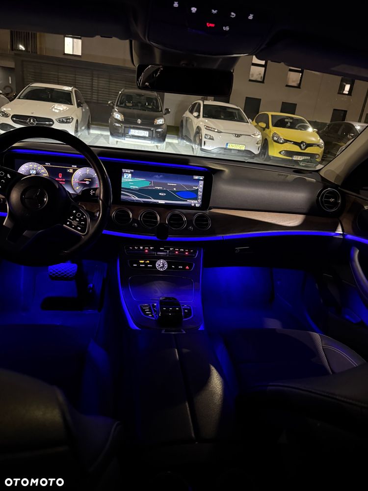 Mercedes-Benz Klasa E 220 d 4-Matic Business Edition 9G-TRONIC - 21