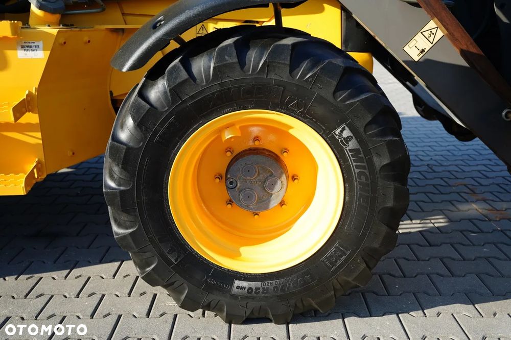 Volvo BL71B / KOPARKO-ŁADOWARKA / KLIMATYZACJA / SKARPÓWKA - 25