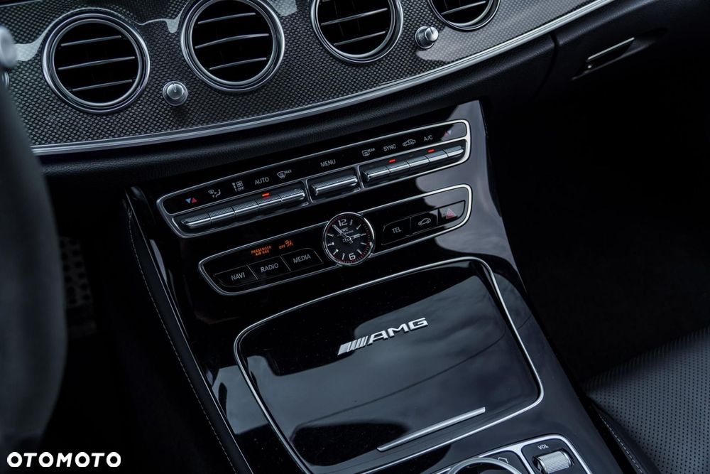 Mercedes-Benz Klasa E AMG 63 S 4-Matic+ - 27