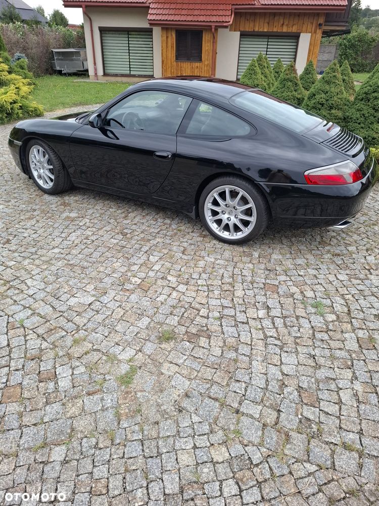 Porsche 911 Carrera - 6