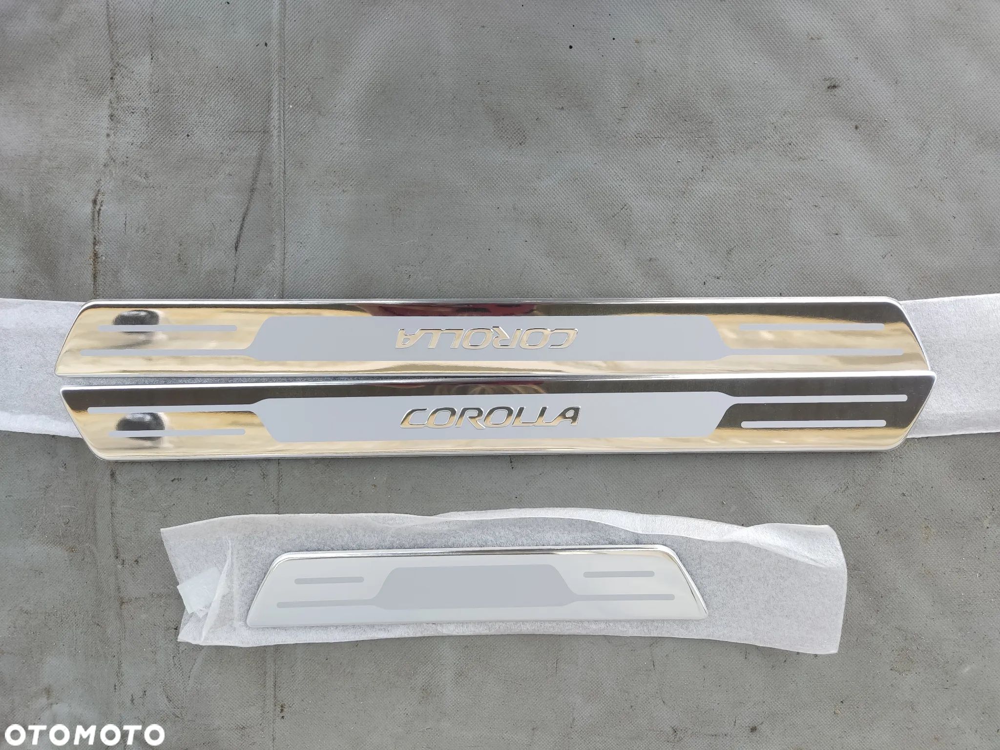 Toyota Corolla E21 Listwy progowe PZ438-e3183-00 NOWE - 1
