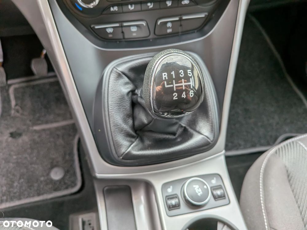 Ford Kuga - 20