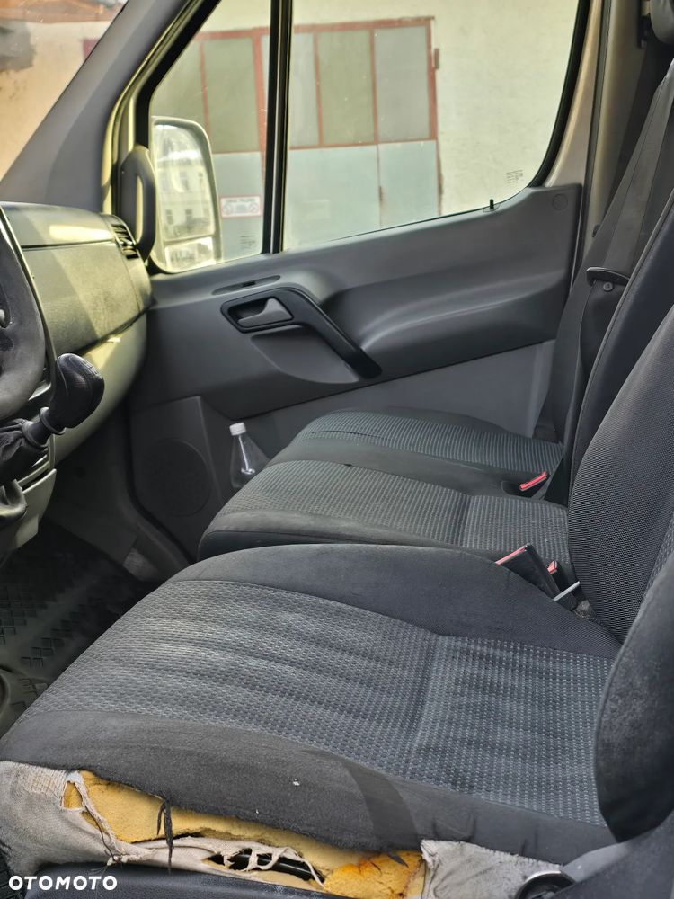 Mercedes-Benz Sprinter - 11