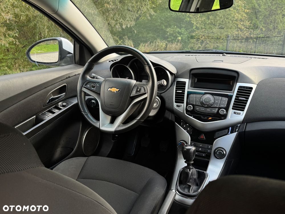 Chevrolet Cruze 1.6 LS - 5