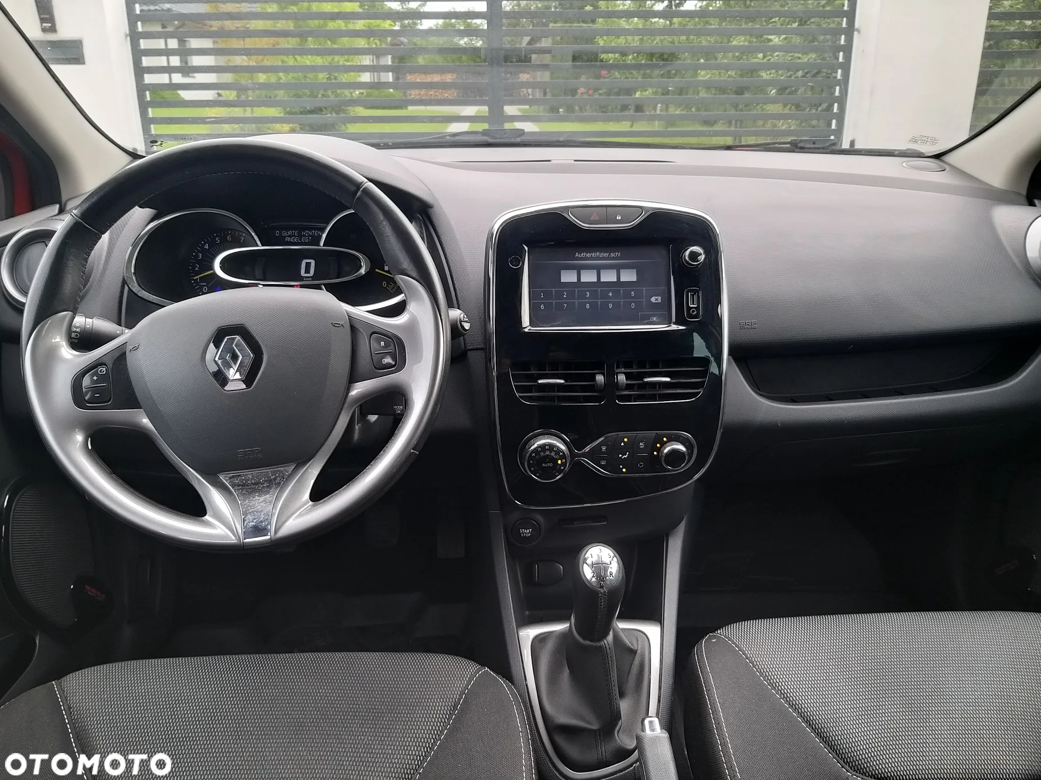 Renault Clio 1.2 16V 75 Experience - 9