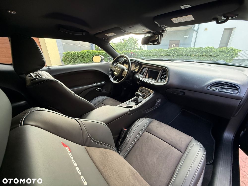 Dodge Challenger 3.6 SXT Plus - 27
